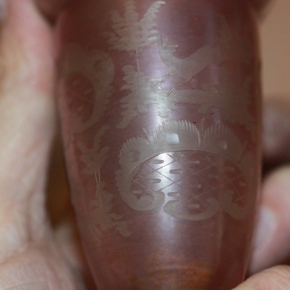 BOHEMIAN CZECH PINK SCENIC FLORAL ETCHED 6 1/4" BUD SMALL VASE - Picture 3 of 4